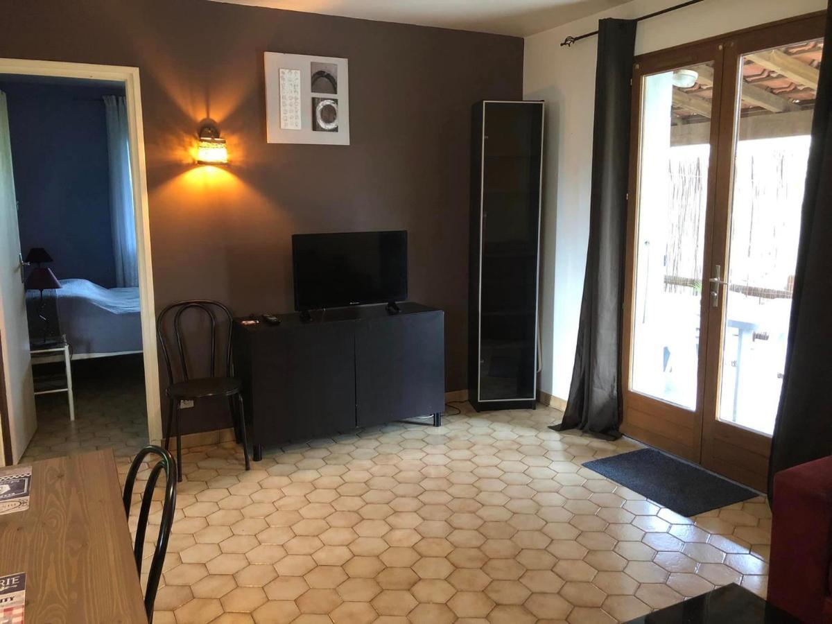 Hotel Les Persedes Lavilledieu  Ngoại thất bức ảnh