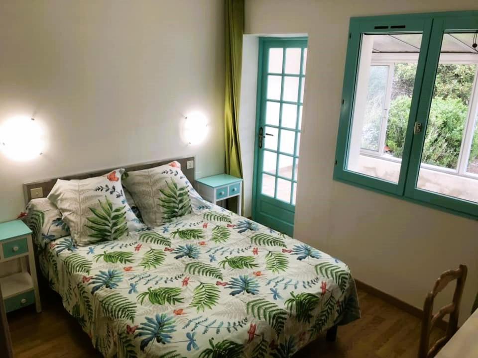 Hotel Les Persedes Lavilledieu  Ngoại thất bức ảnh