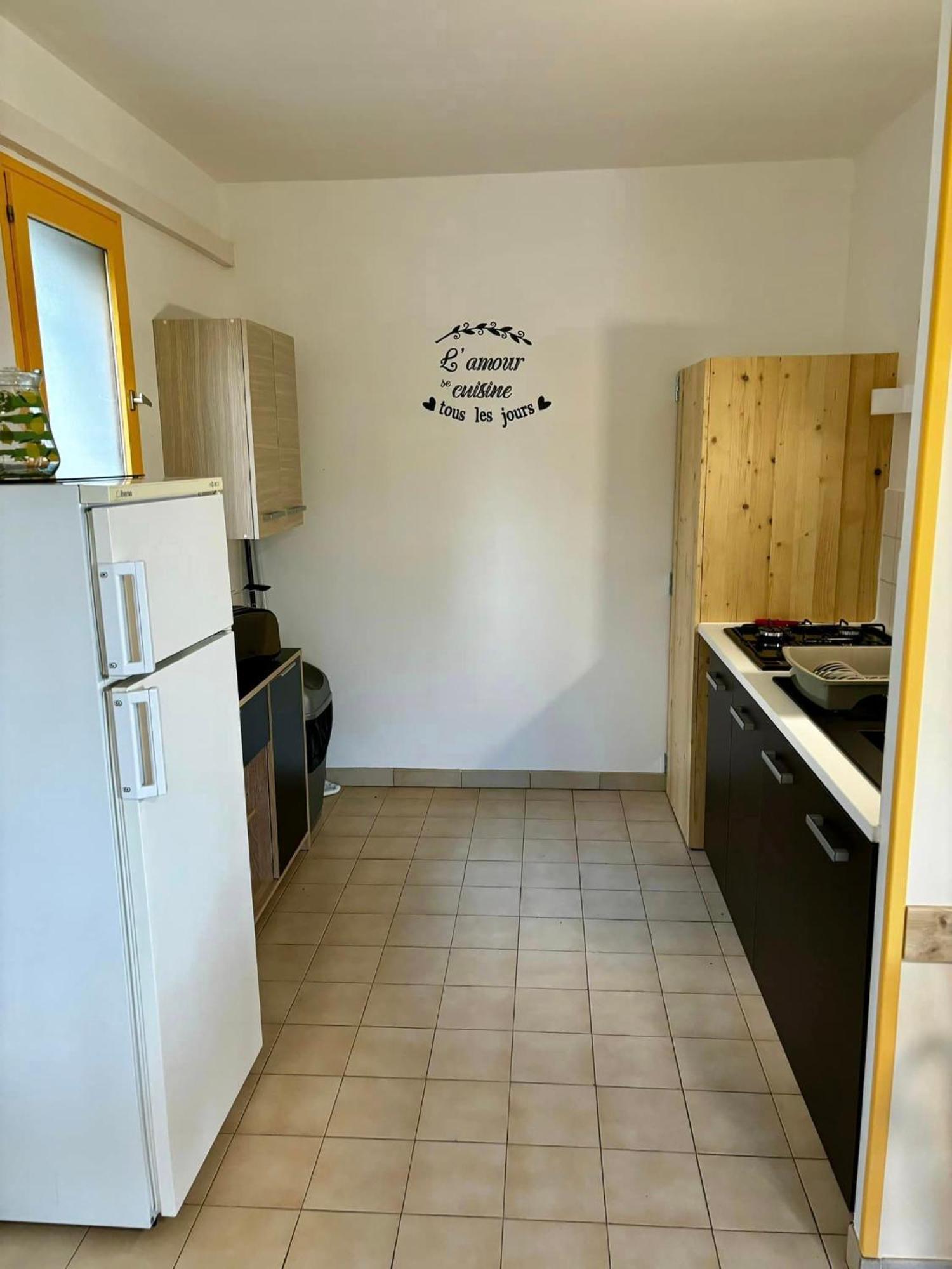 Hotel Les Persedes Lavilledieu  Ngoại thất bức ảnh