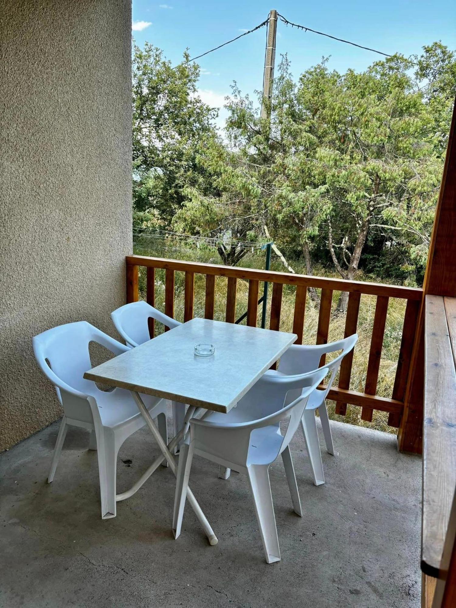 Hotel Les Persedes Lavilledieu  Ngoại thất bức ảnh