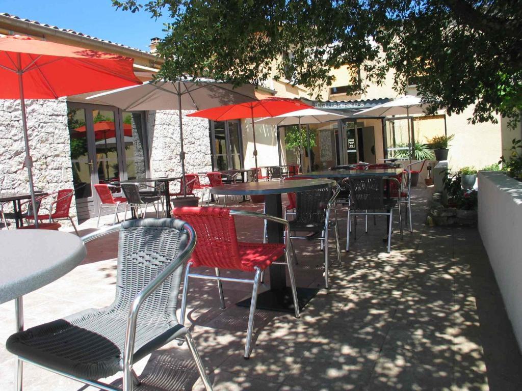 Hotel Les Persedes Lavilledieu  Ngoại thất bức ảnh